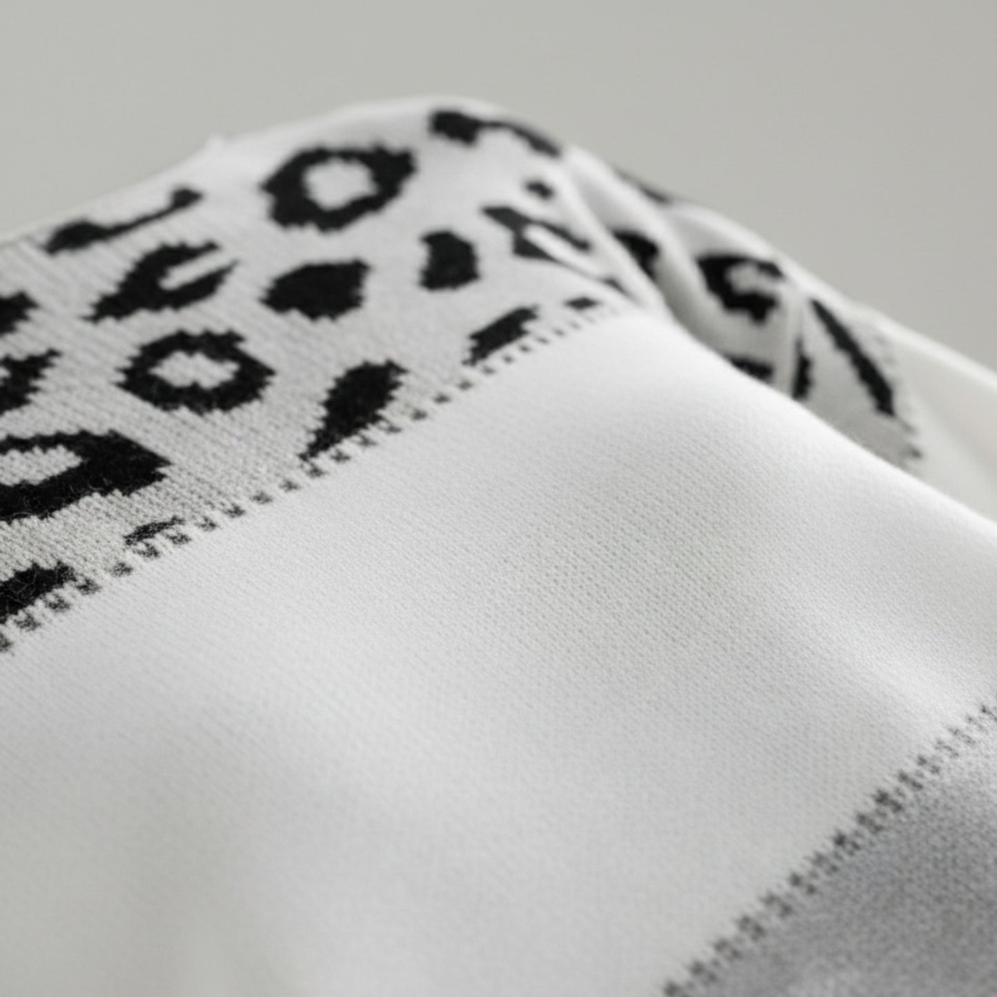 Women’s Knit Sweater Leopard Print Colour Block-Gilviro